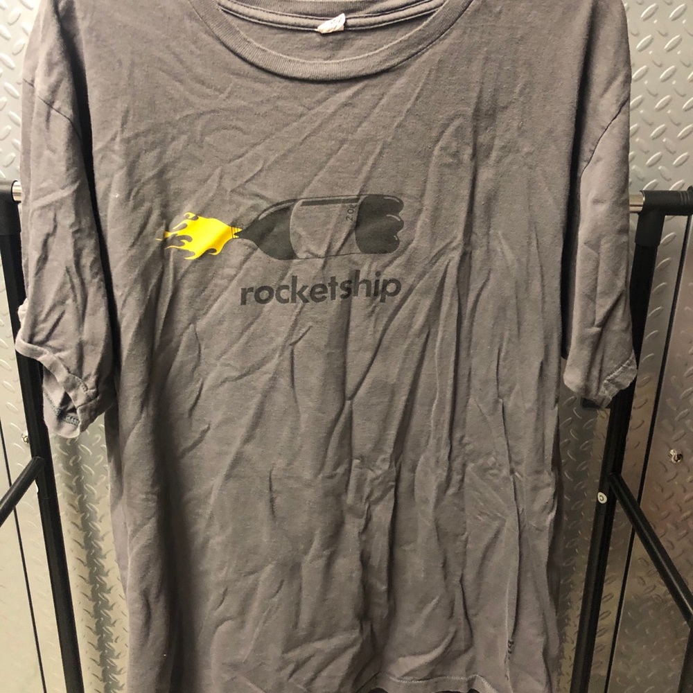 Blipshift T-Shirt “2 Liter Rocketship”